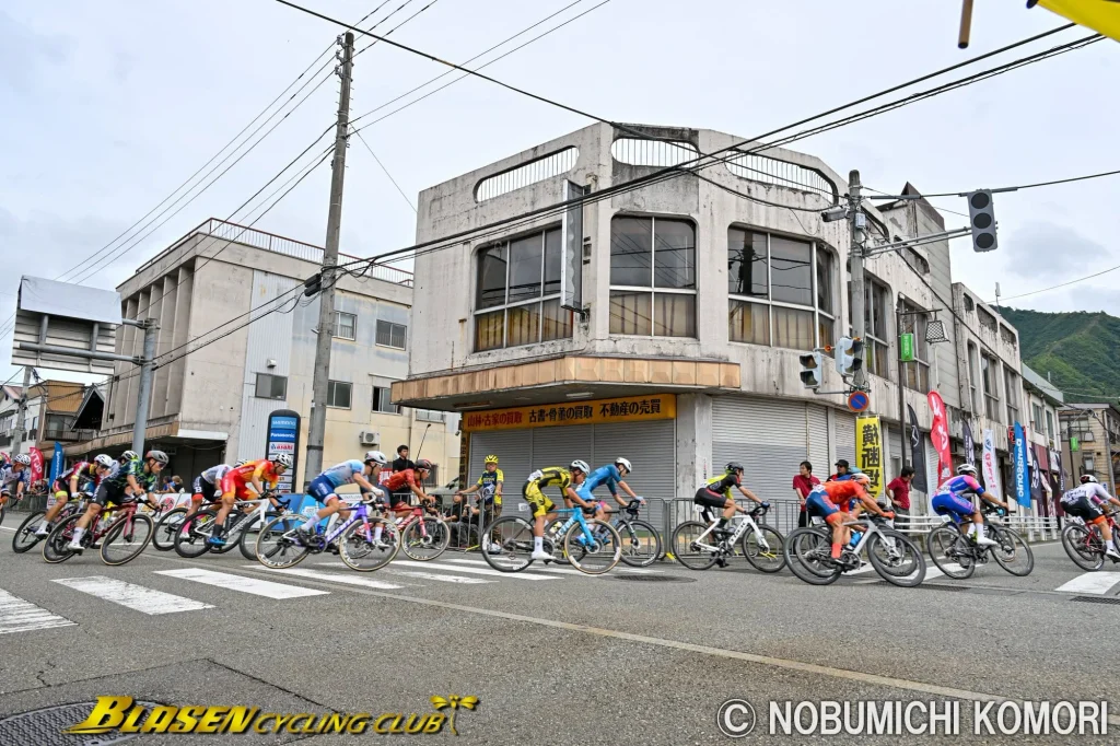 JBCF第6回南魚沼クリテリウム商店街を行く-3