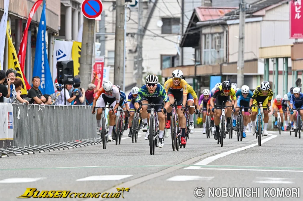 JBCF第6回南魚沼クリテリウム及川選手ゴール前スプリント-3
